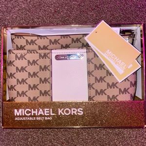 Brand New Michael Kors Adjustable Belt Bag!